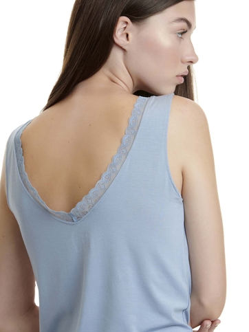 V-neck τοπ από bamboo με δαντέλα