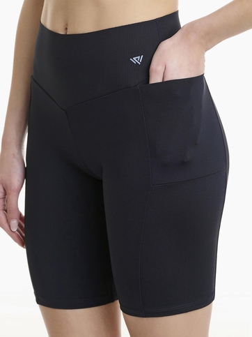 Laser cut compression cycling shorts with side pockets