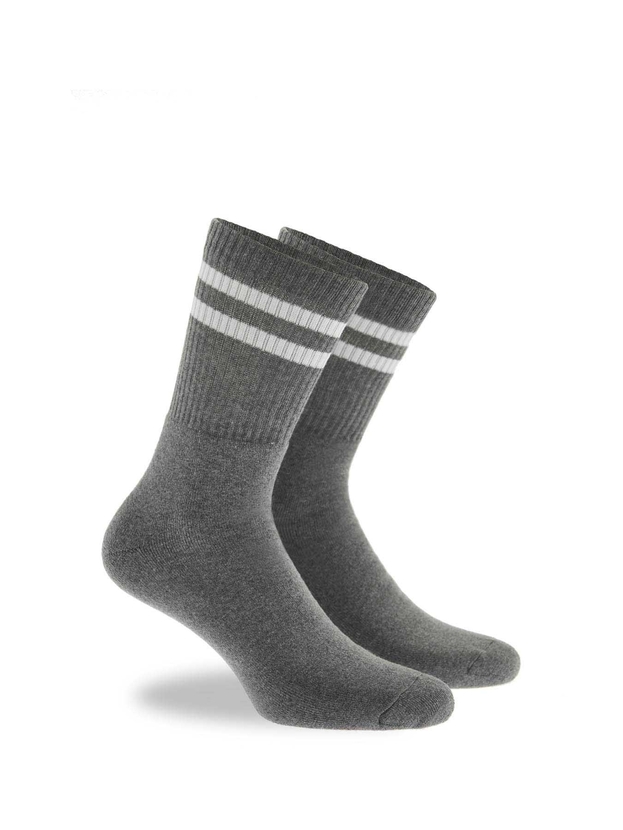 Cotton crew sports socks with stripes