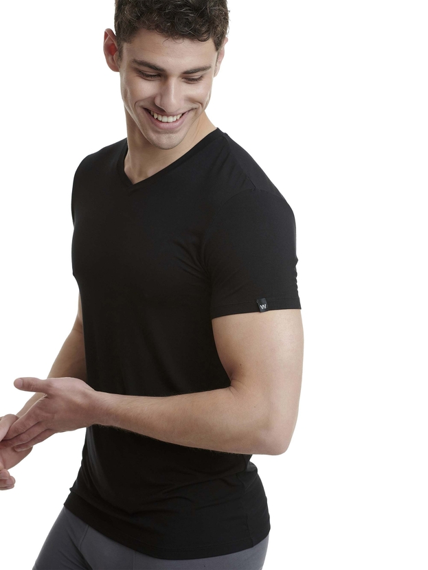 V-neck t-shirt από bamboo