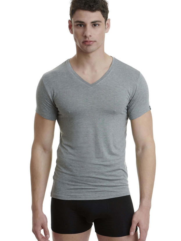 V-neck t-shirt από bamboo