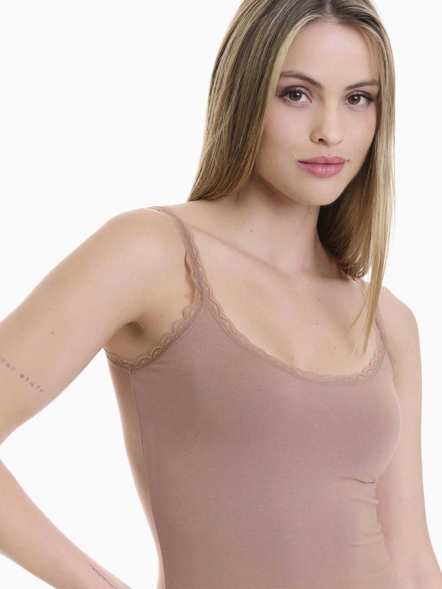 Τοπ από bamboo με δαντέλα