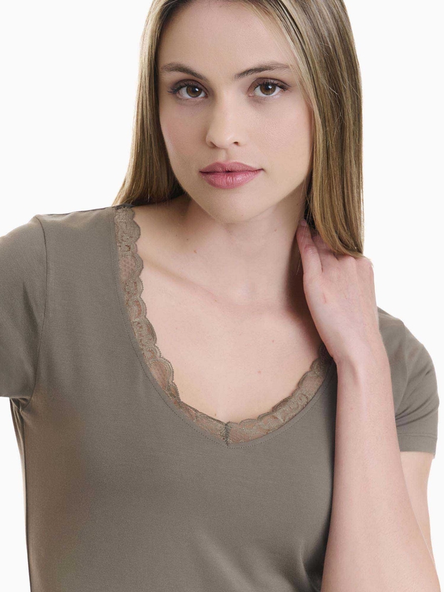 V-neck t-shirt από bamboo με δαντέλα