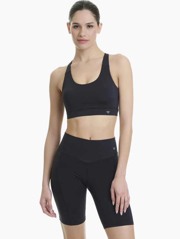 Laser cut compression cycling shorts with side pockets