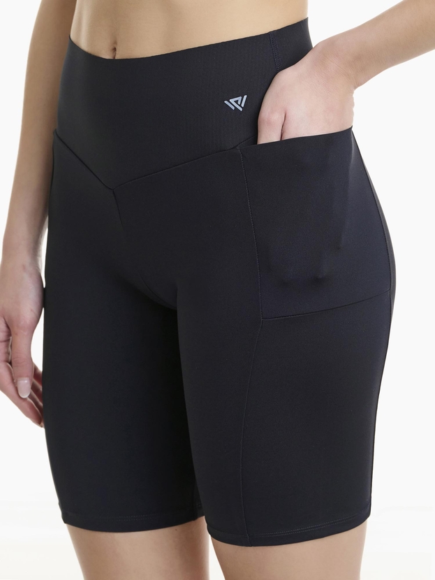 Laser cut compression cycling shorts with side pockets