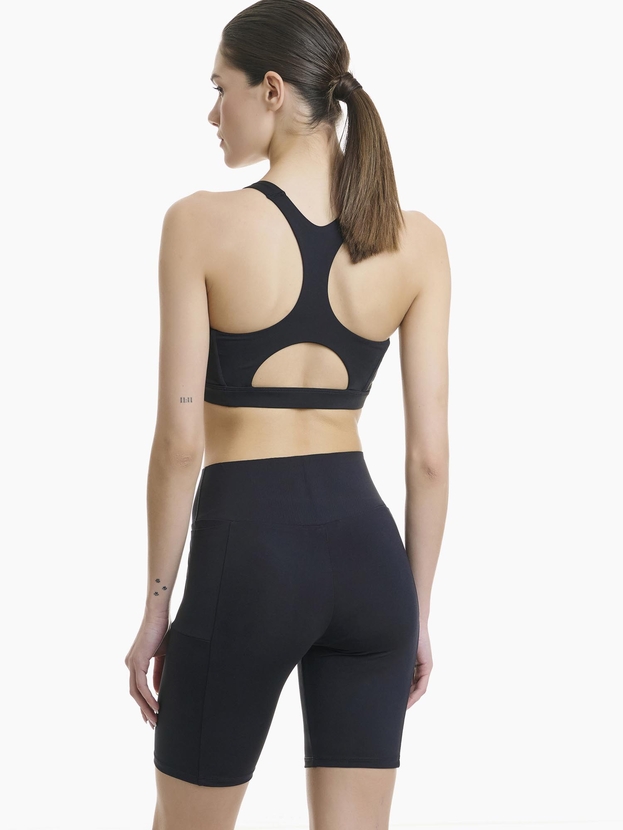 Laser cut compression cycling shorts with side pockets