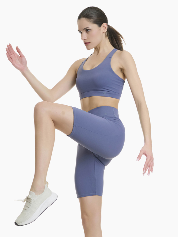 Laser cut compression cycling shorts with side pockets