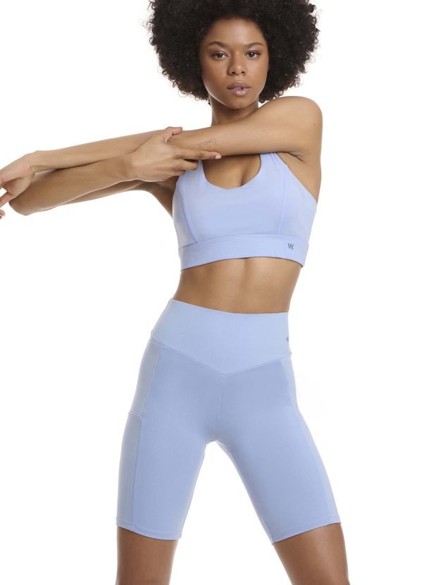 Laser cut compression cycling shorts with side pockets