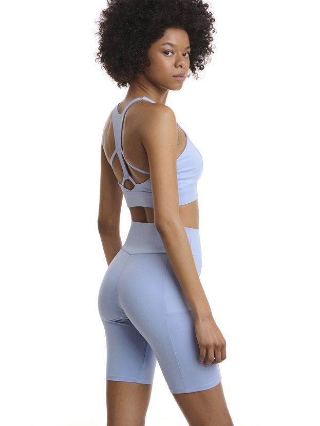 Laser cut compression cycling shorts with side pockets