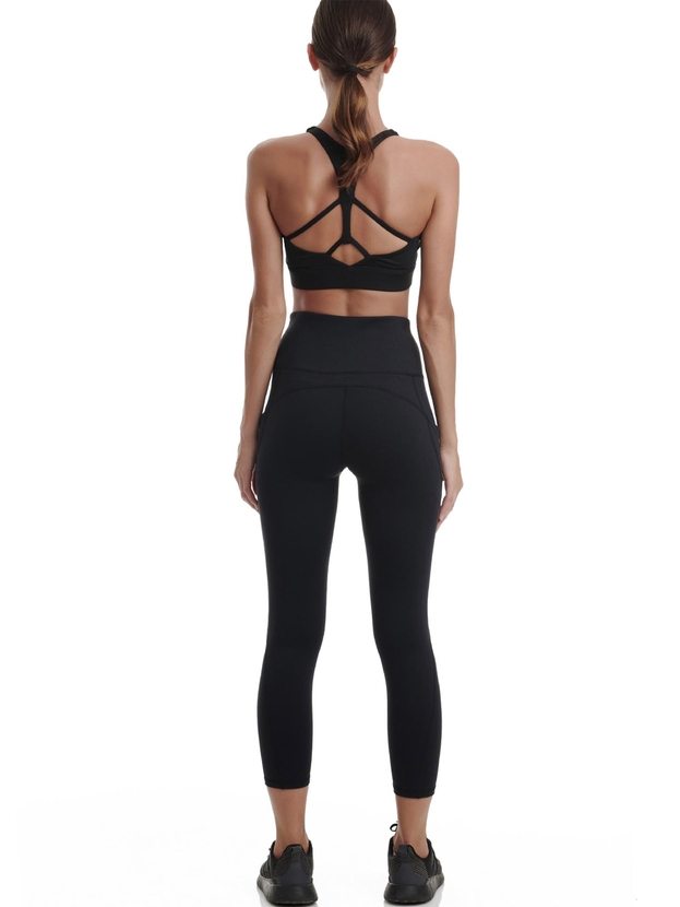 Sports leggings with side pockets