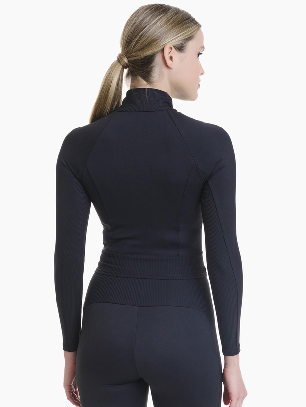Long-sleeve sports top with half zipper and built-in bra with removable cups